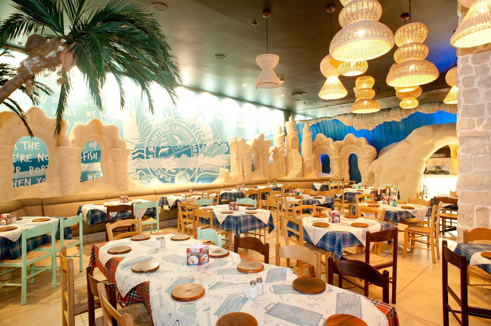 Carnival Club Hotel Johannesburg Bagian luar foto